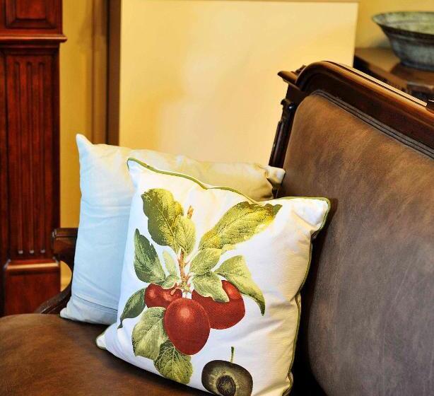 Plantation House Bed & Breakfast