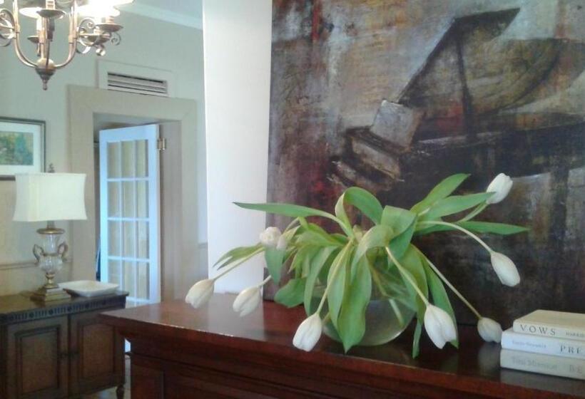 Plantation House Bed & Breakfast