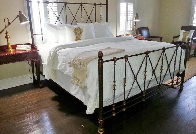 Plantation House Bed & Breakfast