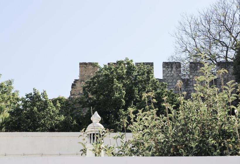 مبيت وإفطار A Muralha