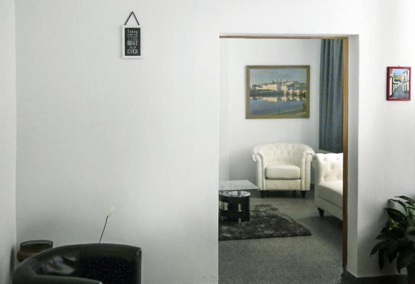 مبيت وإفطار A Muralha