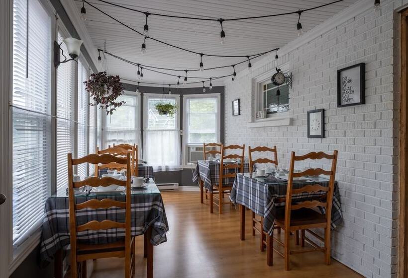 مبيت وإفطار Au Coq Du Bonheur