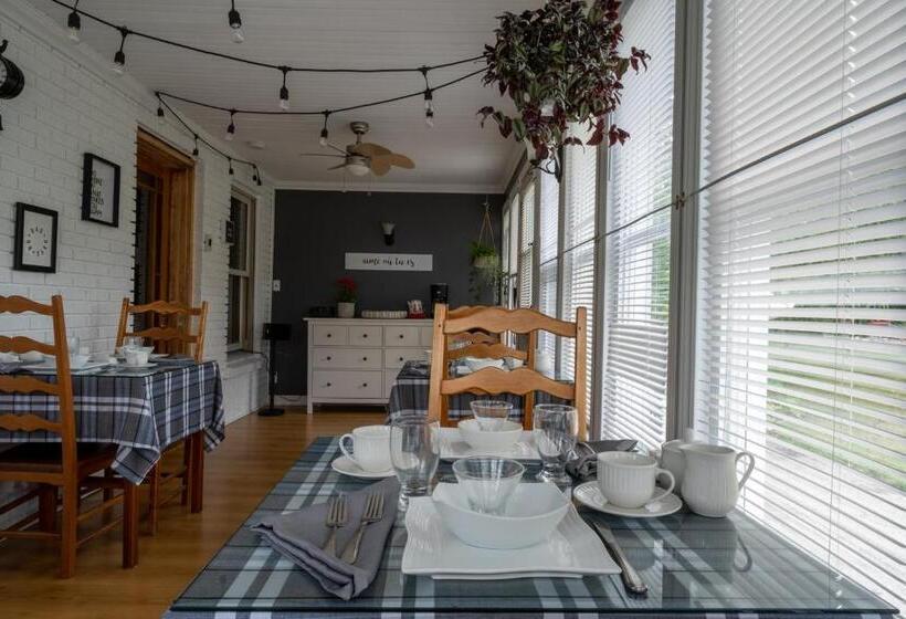 مبيت وإفطار Au Coq Du Bonheur