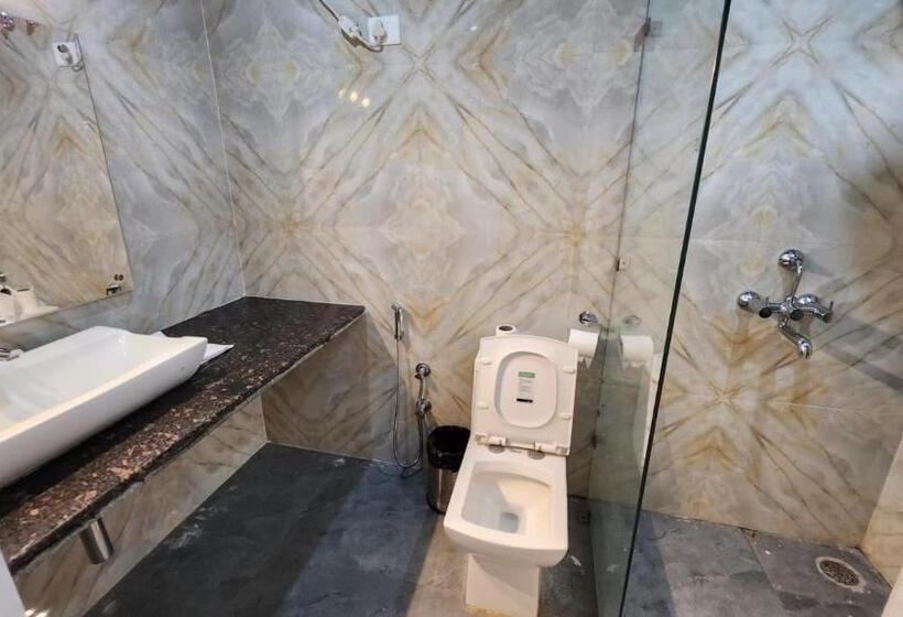 Blue Pine Orchards   Villas