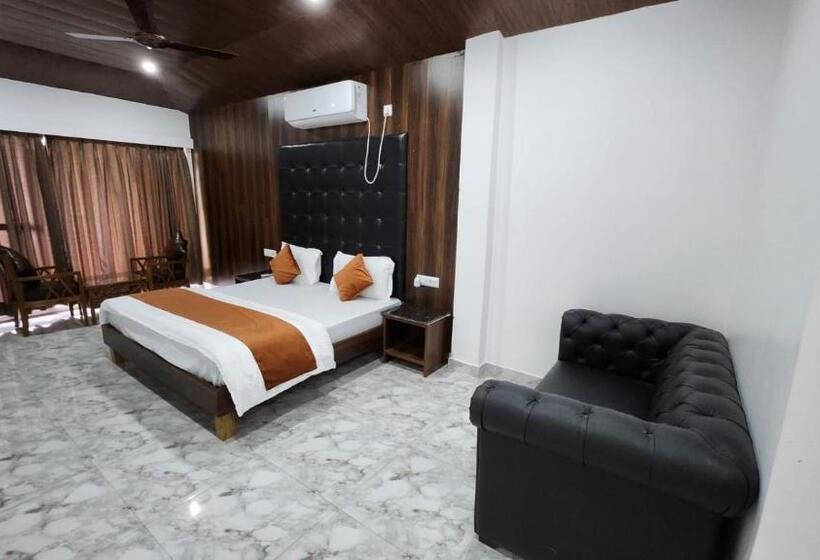 Blue Pine Orchards   Villas