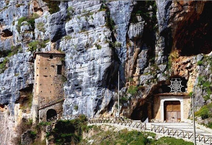 فندق Agriturismo Cuorelieto Del Cilento