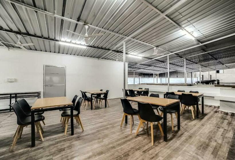 בית מלון כפרי Bhumi World