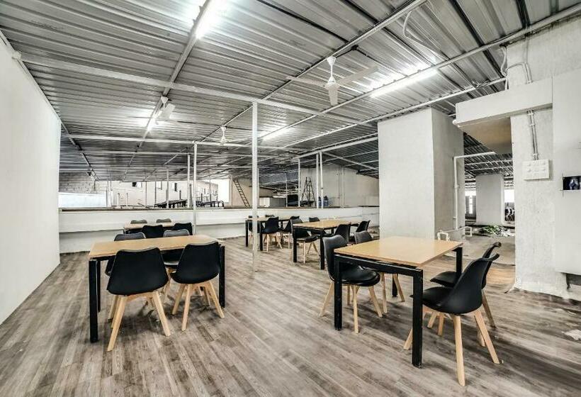 בית מלון כפרי Bhumi World