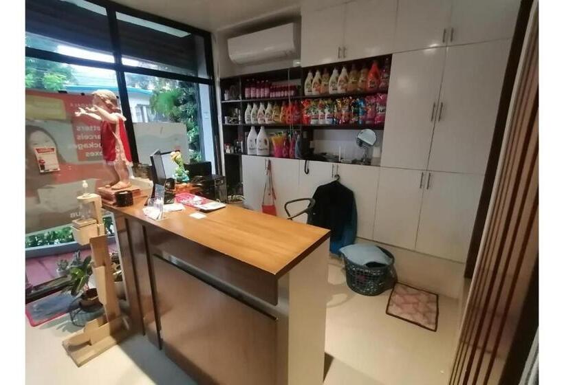 هتل Capital O 811 Tri A S Building