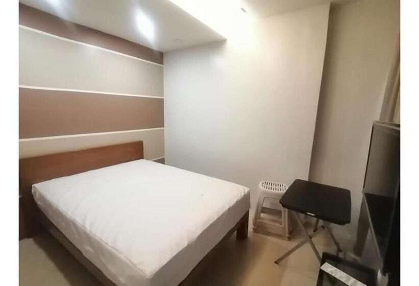 هتل Capital O 811 Tri A S Building