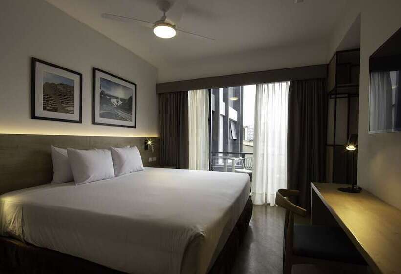 هتل Casa Andina Standard Benavides