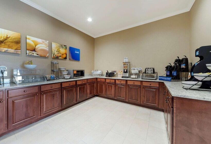 فندق Comfort Inn & Suites Harrah