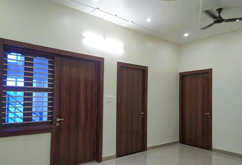 ホテル Fab Mohan Palace