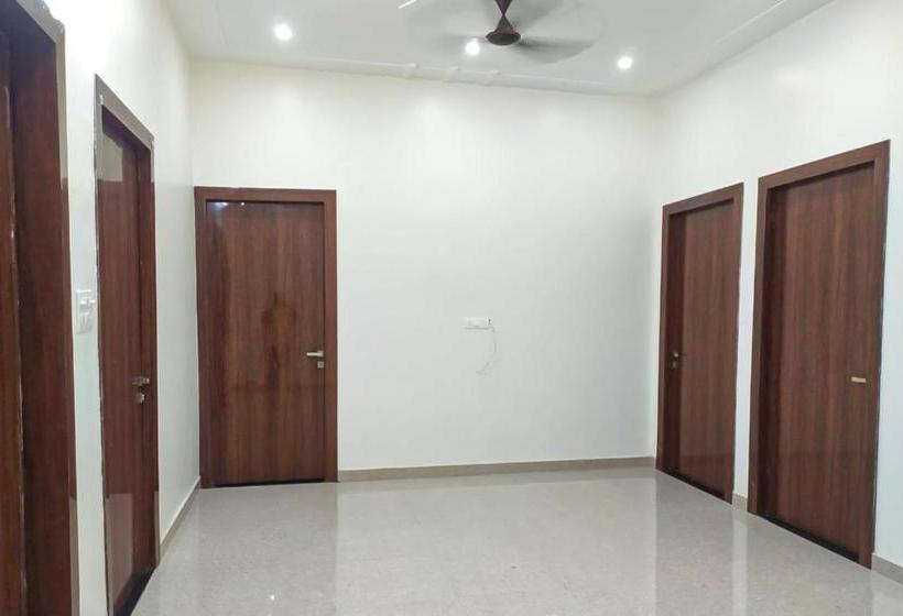 ホテル Fab Mohan Palace