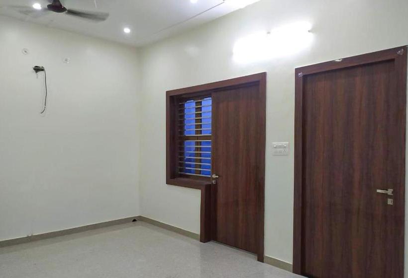 ホテル Fab Mohan Palace