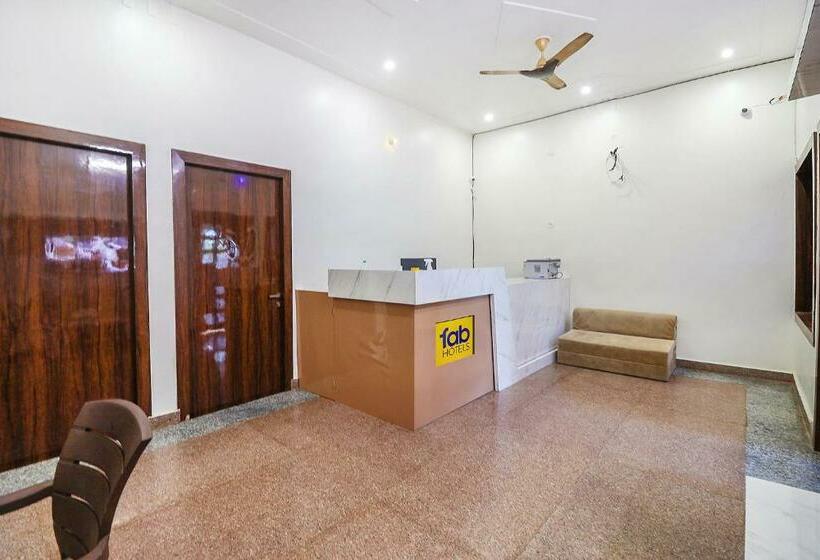 ホテル Fab Mohan Palace