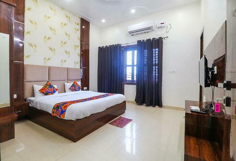 ホテル Fab Mohan Palace