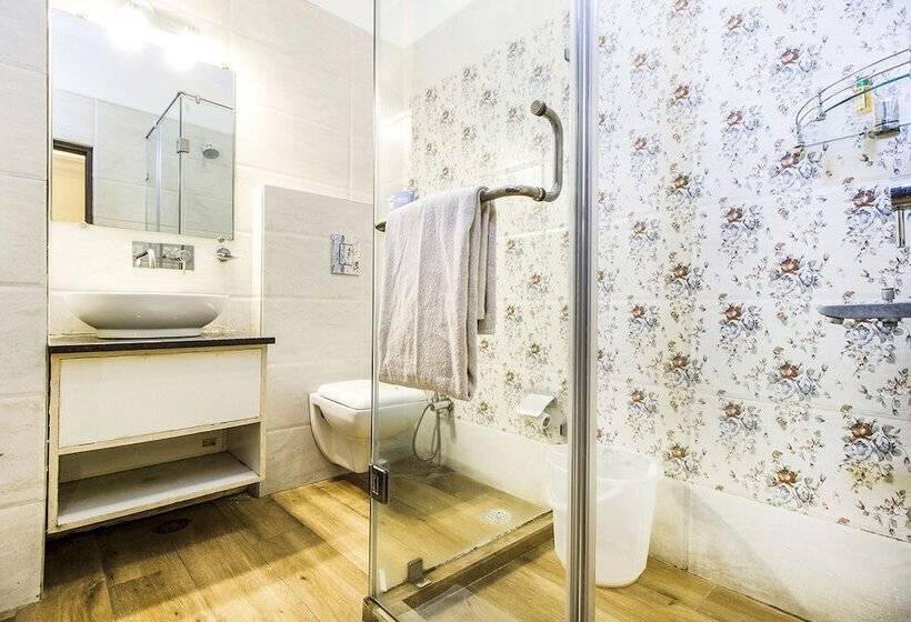 בית מלון כפרי Fab Prime Royal Plaza