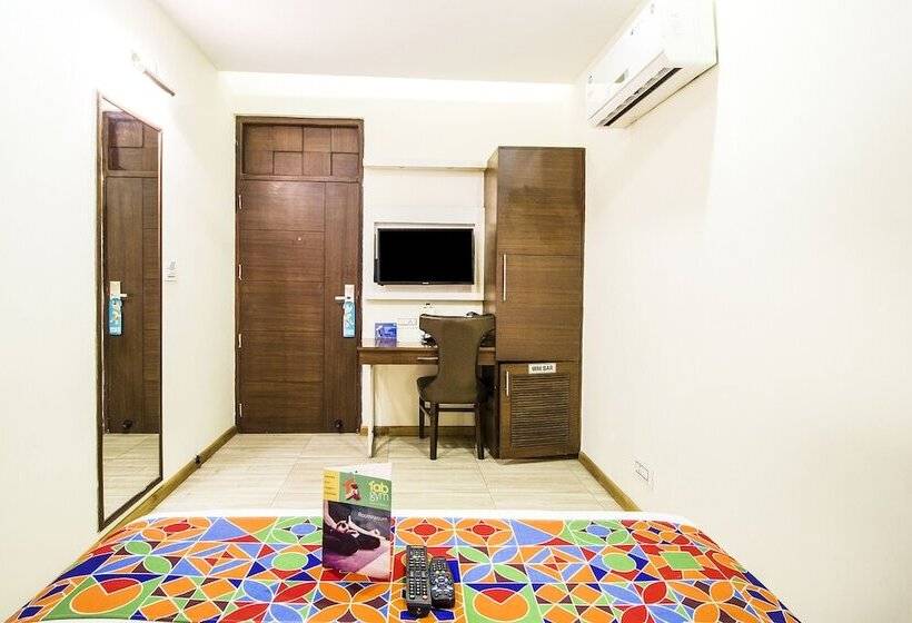 בית מלון כפרי Fab Prime Royal Plaza