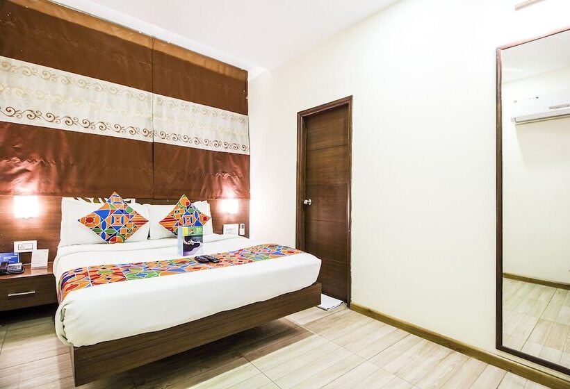 בית מלון כפרי Fab Prime Royal Plaza