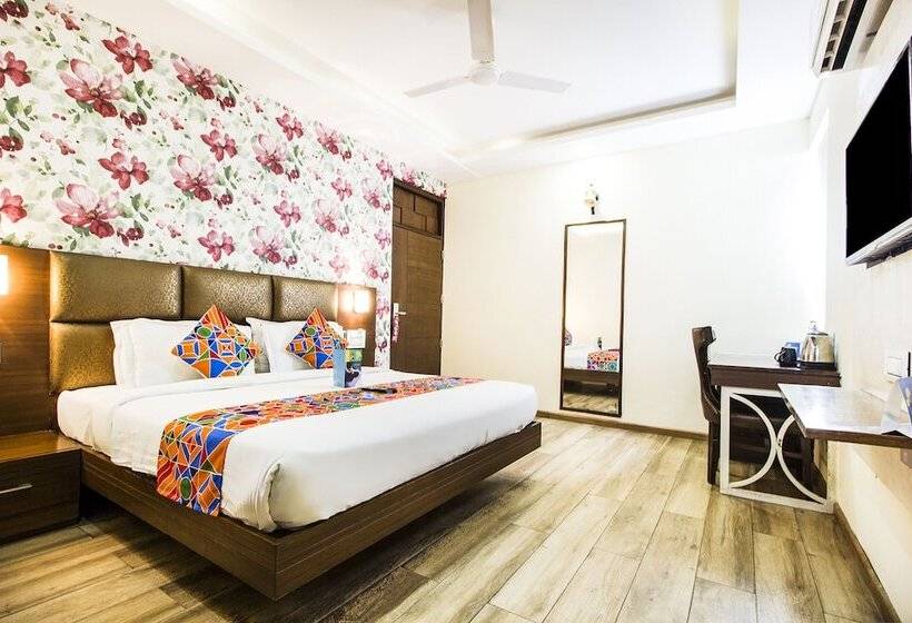 בית מלון כפרי Fab Prime Royal Plaza