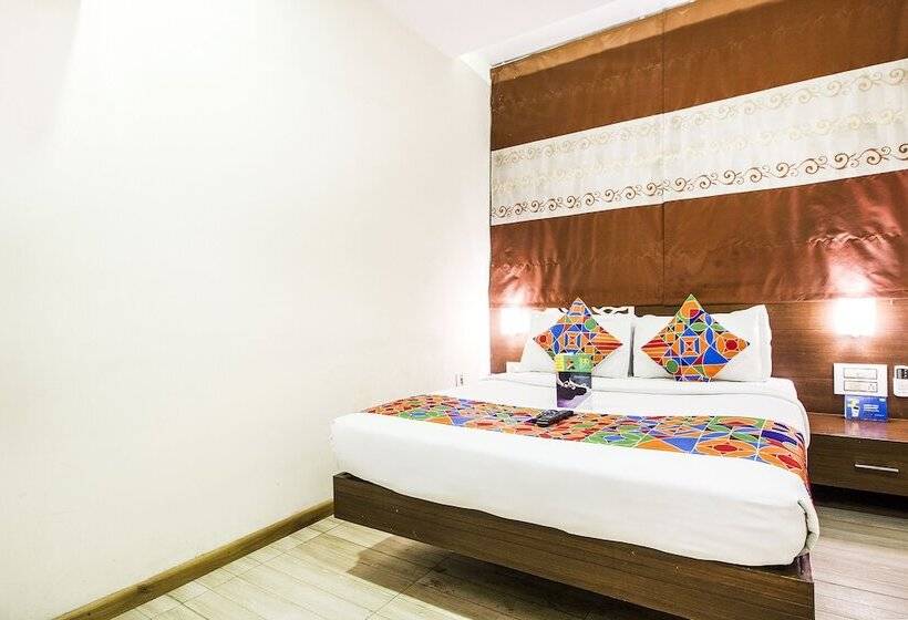 בית מלון כפרי Fab Prime Royal Plaza