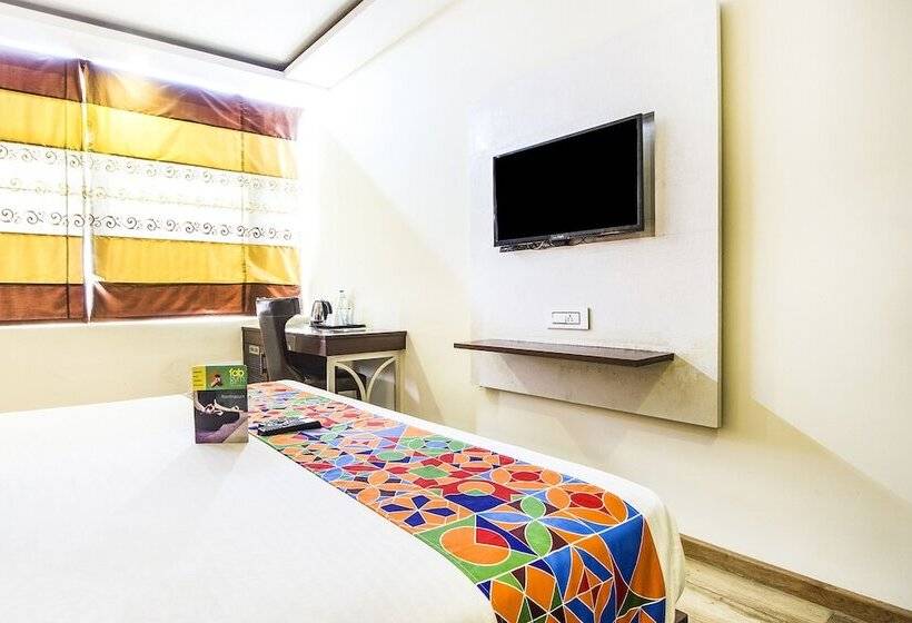 בית מלון כפרי Fab Prime Royal Plaza