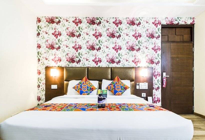 בית מלון כפרי Fab Prime Royal Plaza