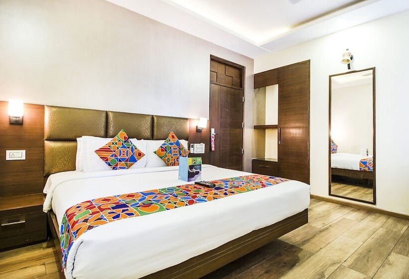 בית מלון כפרי Fab Prime Royal Plaza