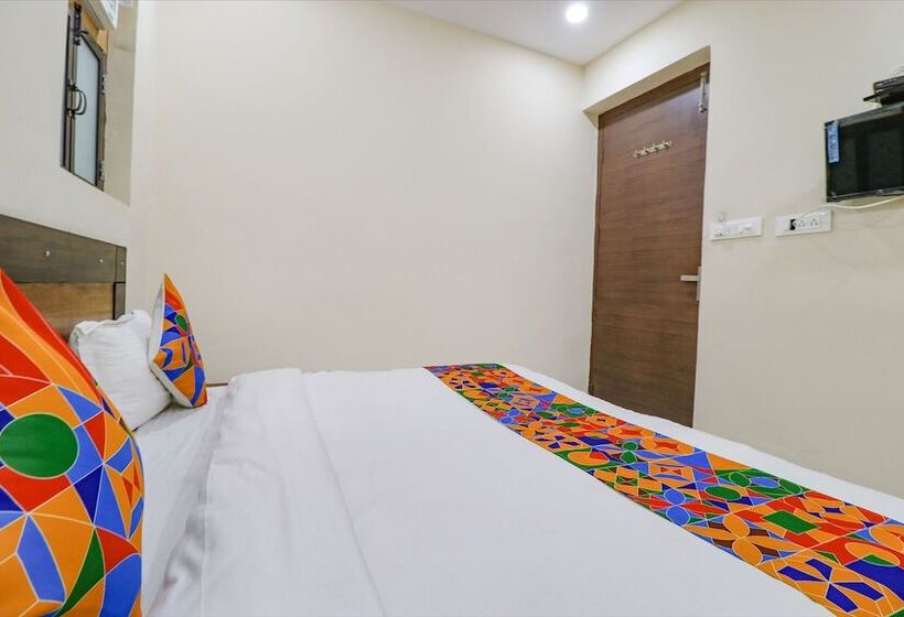 בית מלון כפרי Fabexpress Kartikey Inn