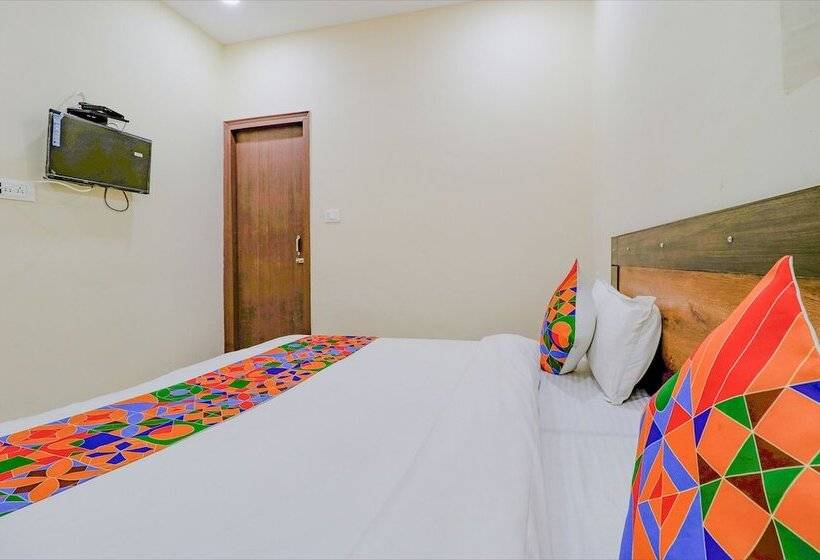 בית מלון כפרי Fabexpress Kartikey Inn