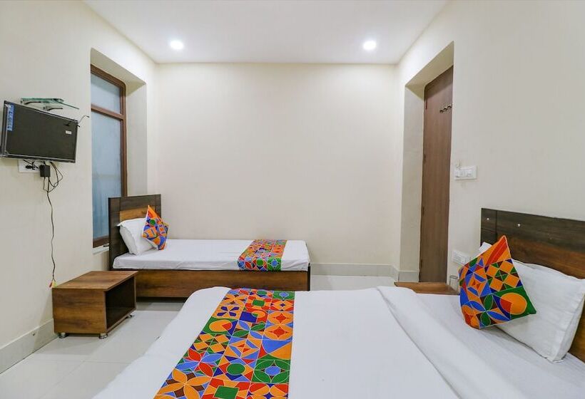 בית מלון כפרי Fabexpress Kartikey Inn