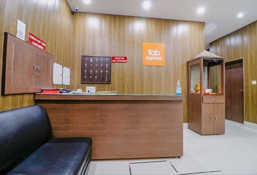 בית מלון כפרי Fabexpress Kartikey Inn