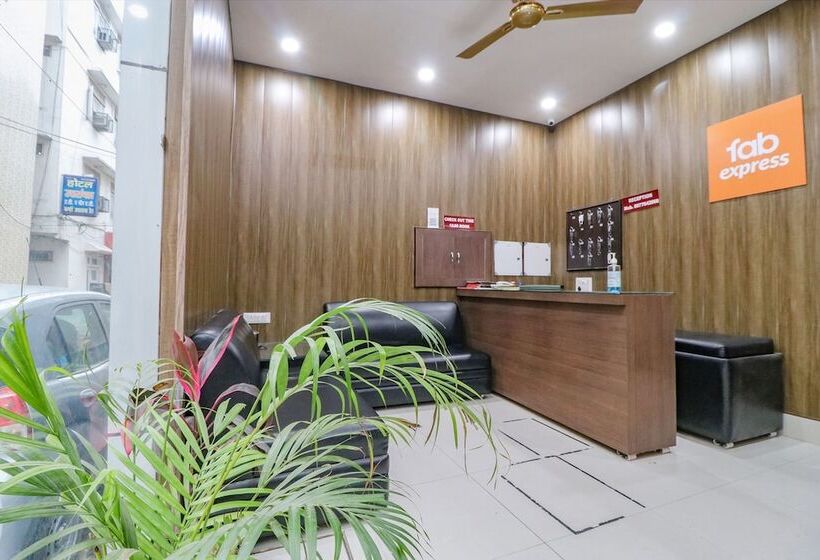 בית מלון כפרי Fabexpress Kartikey Inn