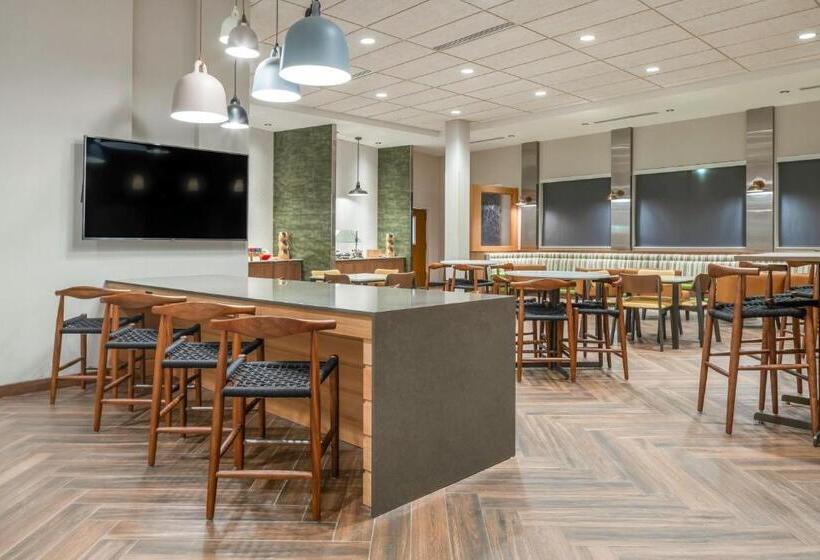 فندق Fairfield By Marriott Inn & Suites Kansas City North, Gladstone