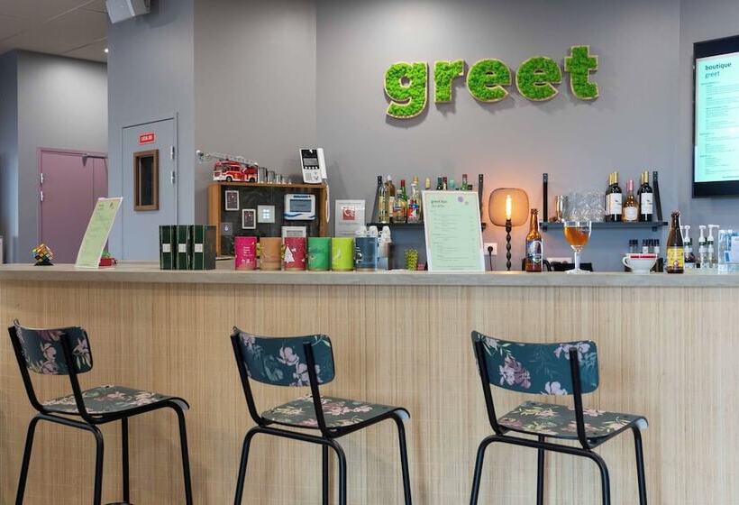 Greet Hotel Rennes Pace