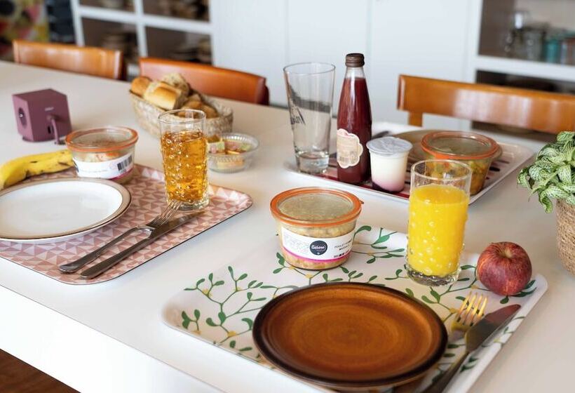 Greet Hotel Rennes Pace