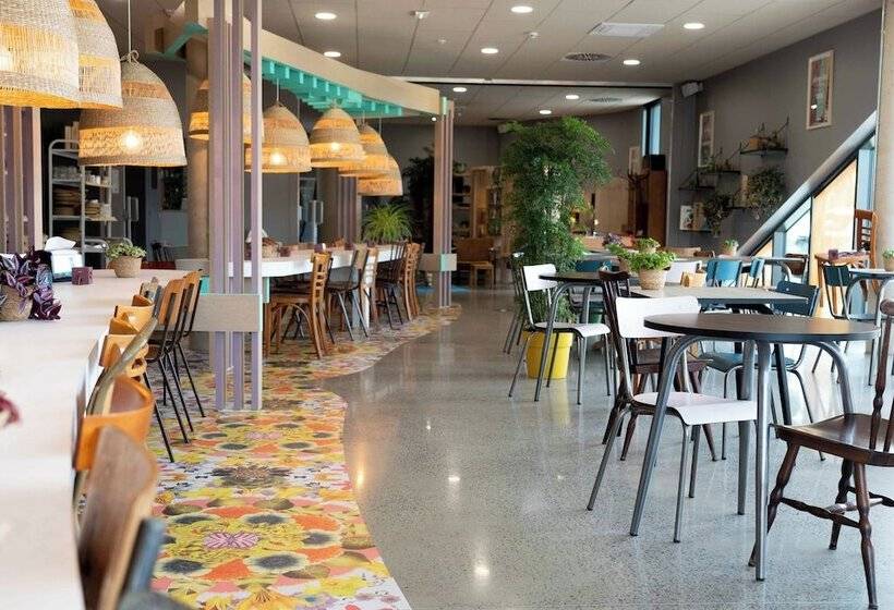 Greet Hotel Rennes Pace