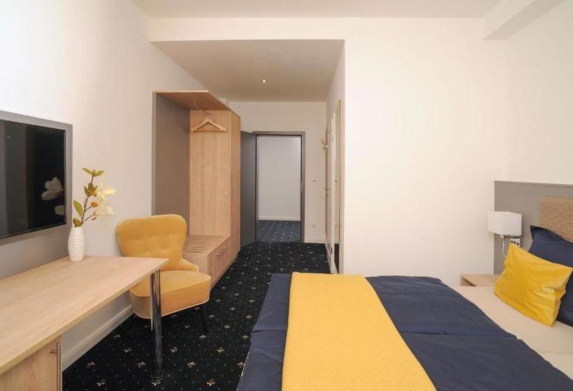 Отель Gästehaus Weinberge