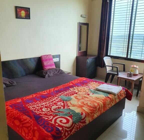 בית מלון כפרי Hiral Residency