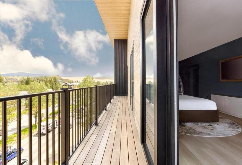 Отель Indigo Silverthorne, An Ihg