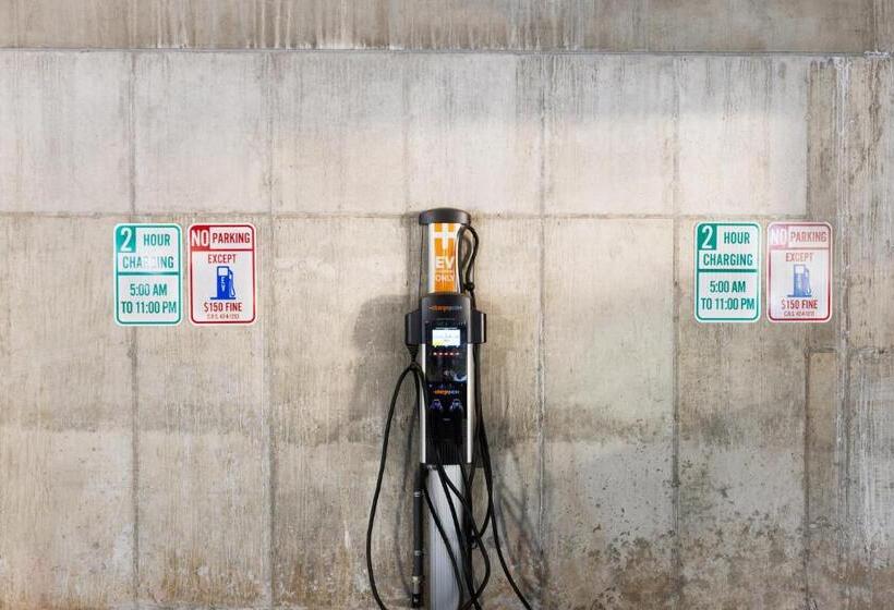 Отель Indigo Silverthorne, An Ihg