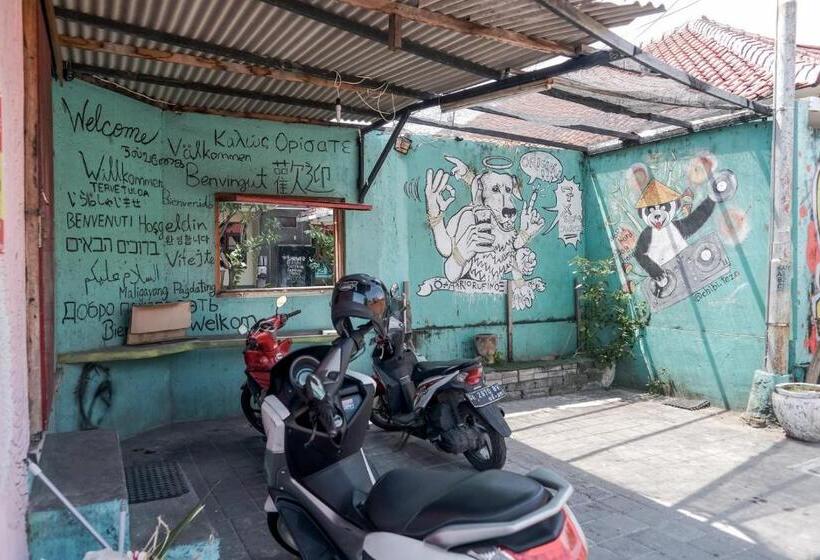 호텔 Koolkost Near Beachwalk Shopping Center