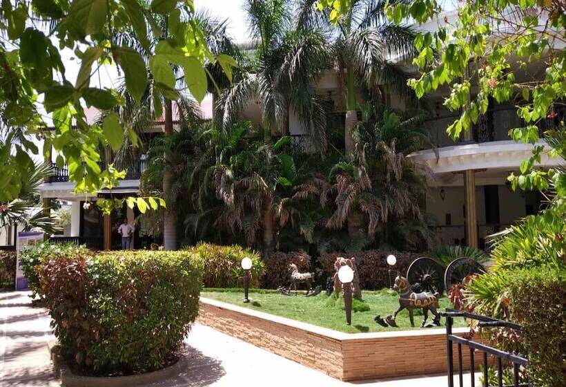 ホテル Medhavi Ryan Resort