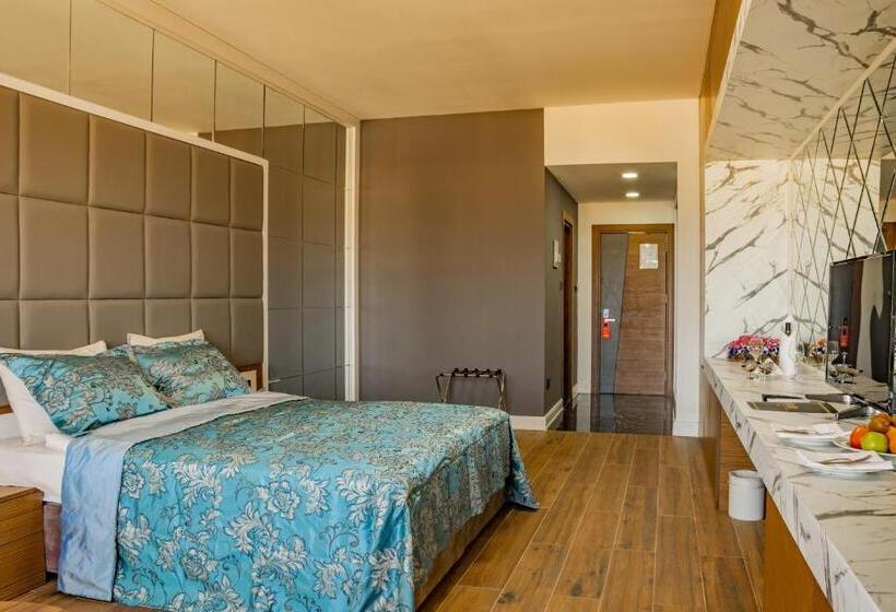 Отель Novel Centre Point