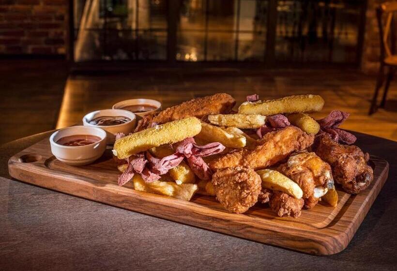 Отель Novel Centre Point