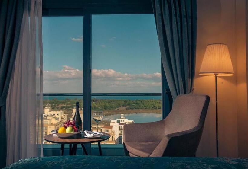 Отель Novel Centre Point