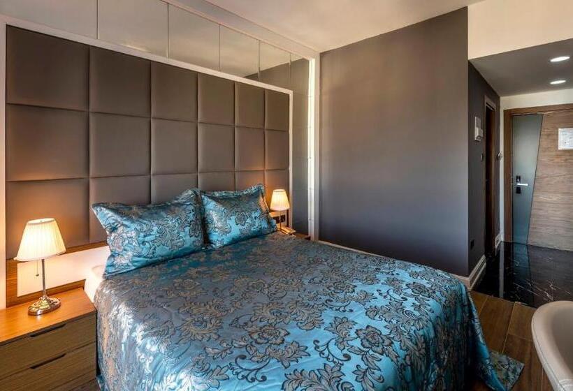 Отель Novel Centre Point