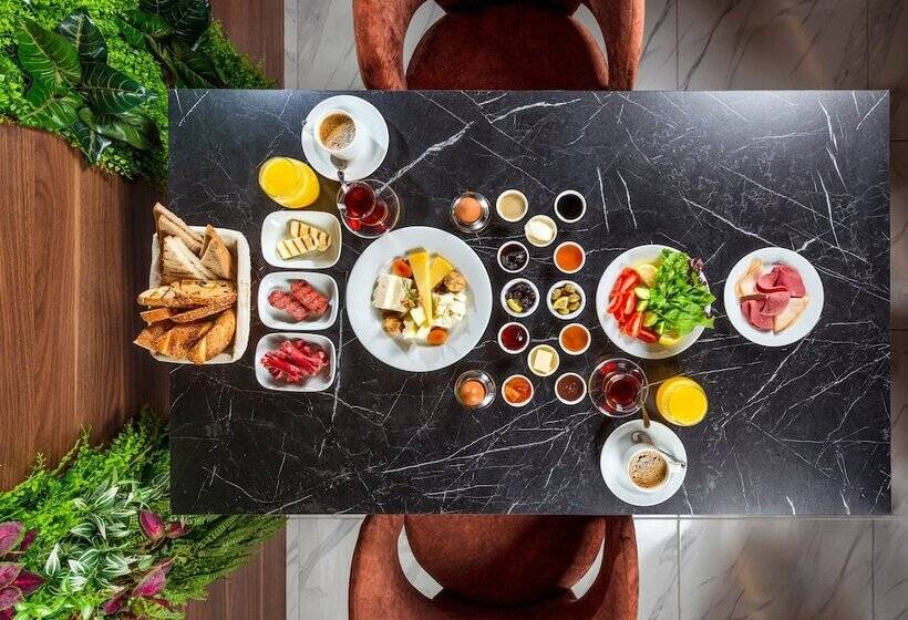 Отель Novel Centre Point