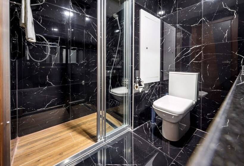 Отель Novel Centre Point